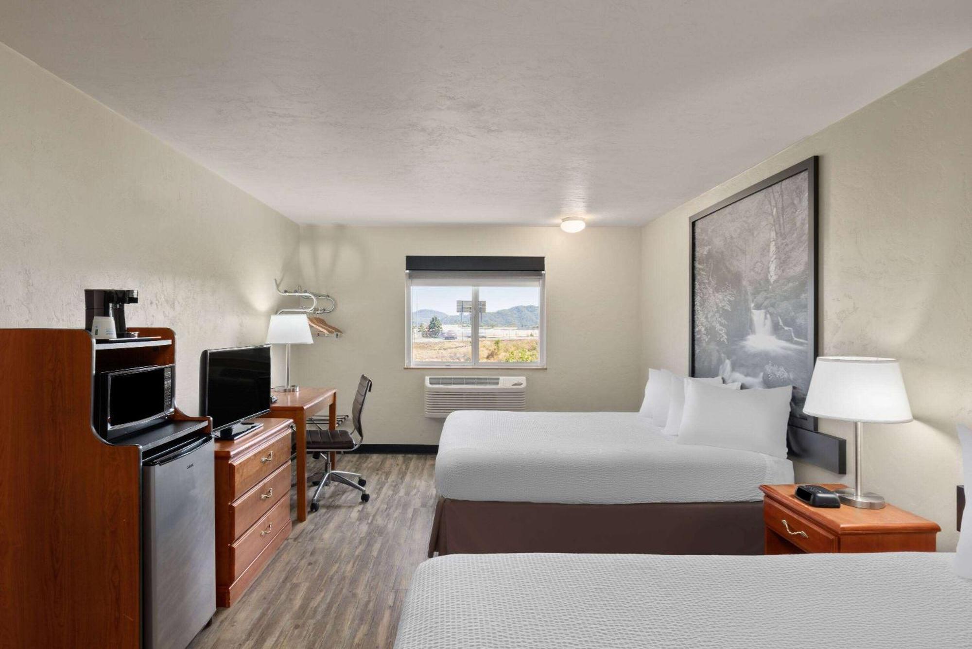 Super 8 By Wyndham Roseburg Ξενοδοχείο Εξωτερικό φωτογραφία