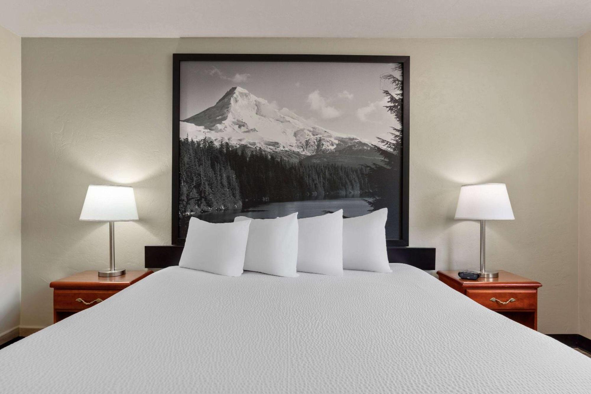 Super 8 By Wyndham Roseburg Ξενοδοχείο Εξωτερικό φωτογραφία