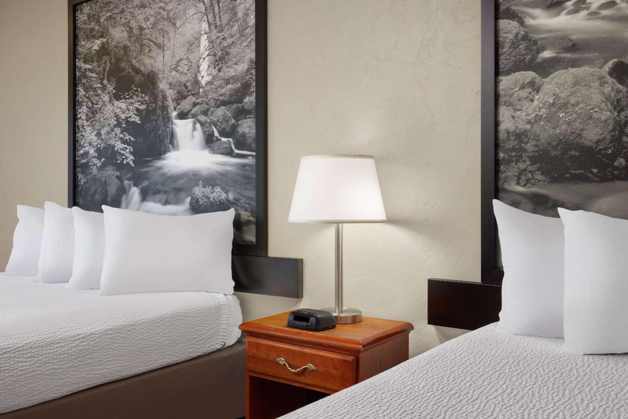 Super 8 By Wyndham Roseburg Ξενοδοχείο Εξωτερικό φωτογραφία