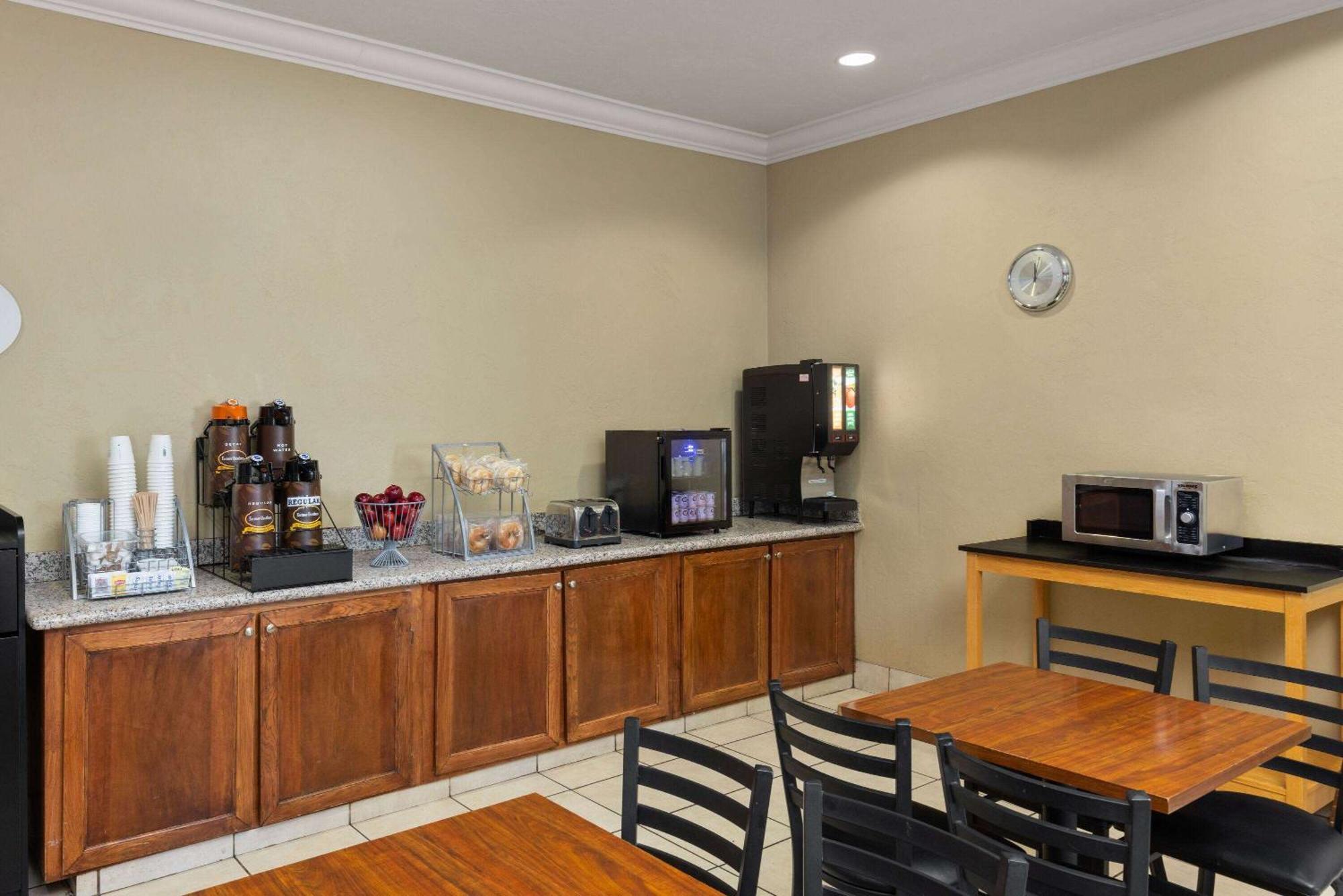 Super 8 By Wyndham Roseburg Ξενοδοχείο Εξωτερικό φωτογραφία