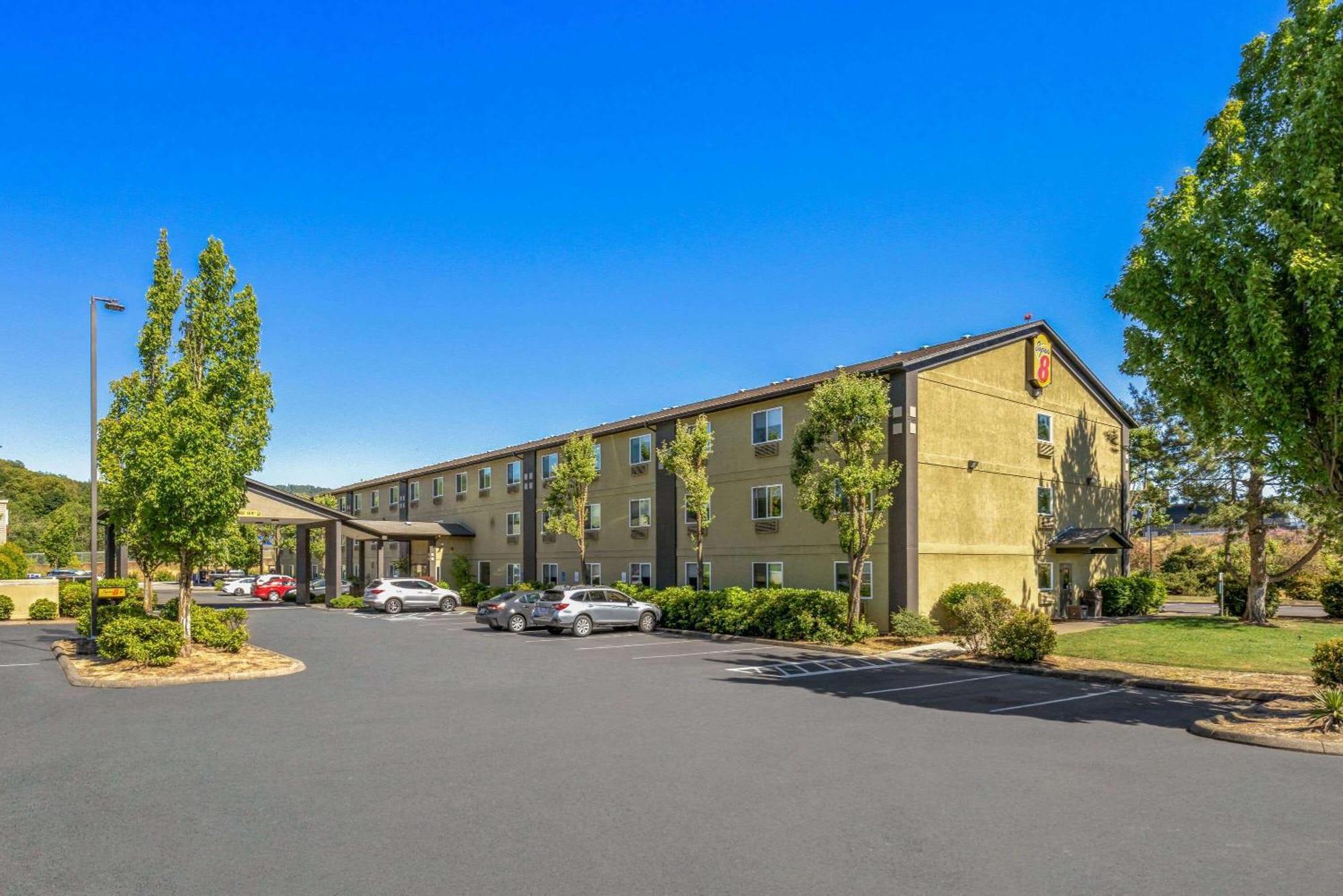 Super 8 By Wyndham Roseburg Ξενοδοχείο Εξωτερικό φωτογραφία