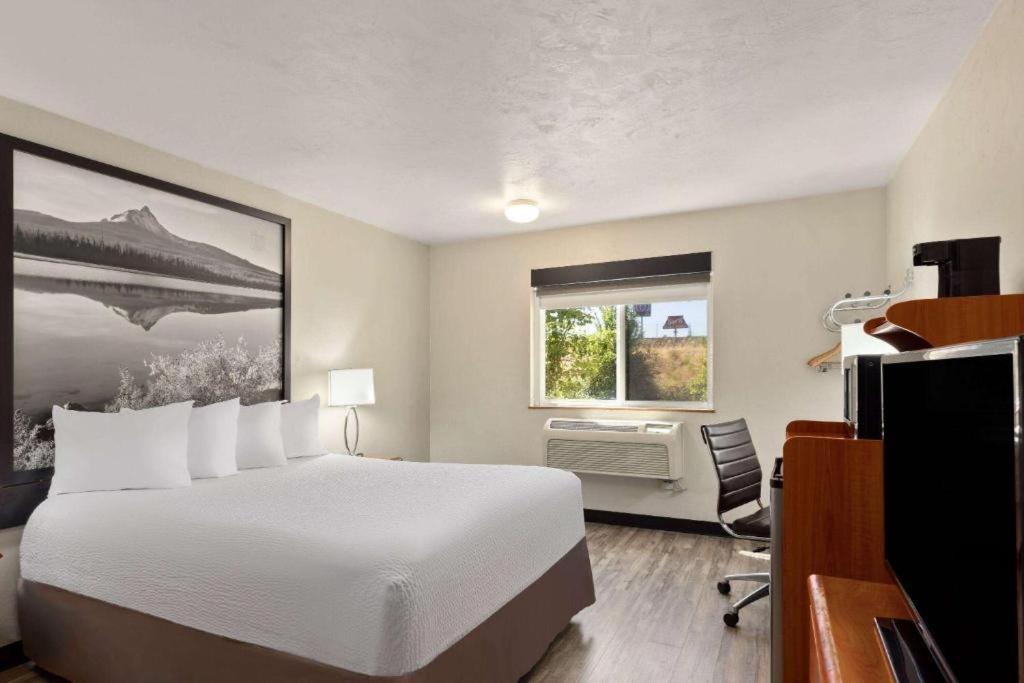 Super 8 By Wyndham Roseburg Ξενοδοχείο Εξωτερικό φωτογραφία