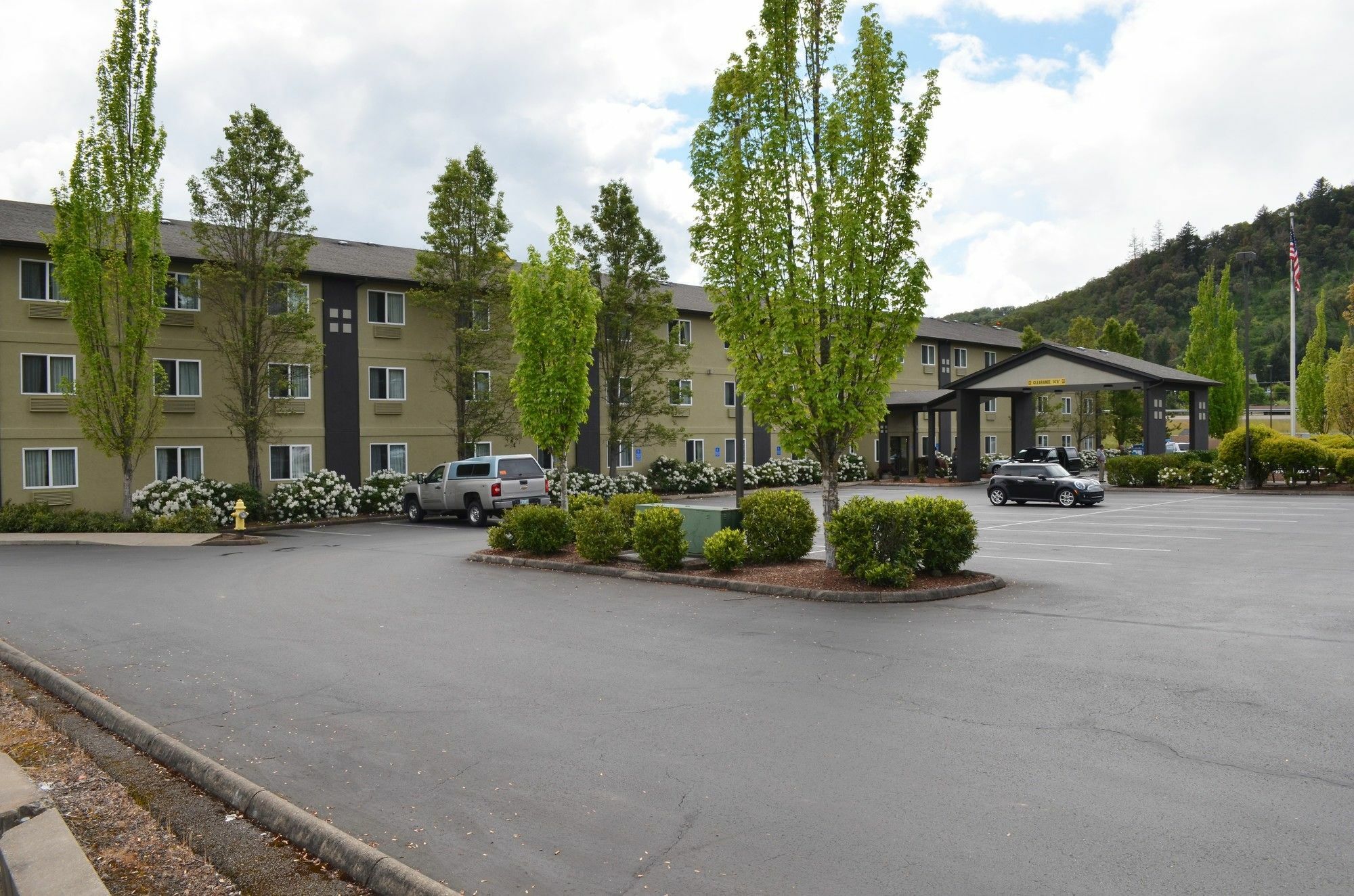 Super 8 By Wyndham Roseburg Ξενοδοχείο Εξωτερικό φωτογραφία